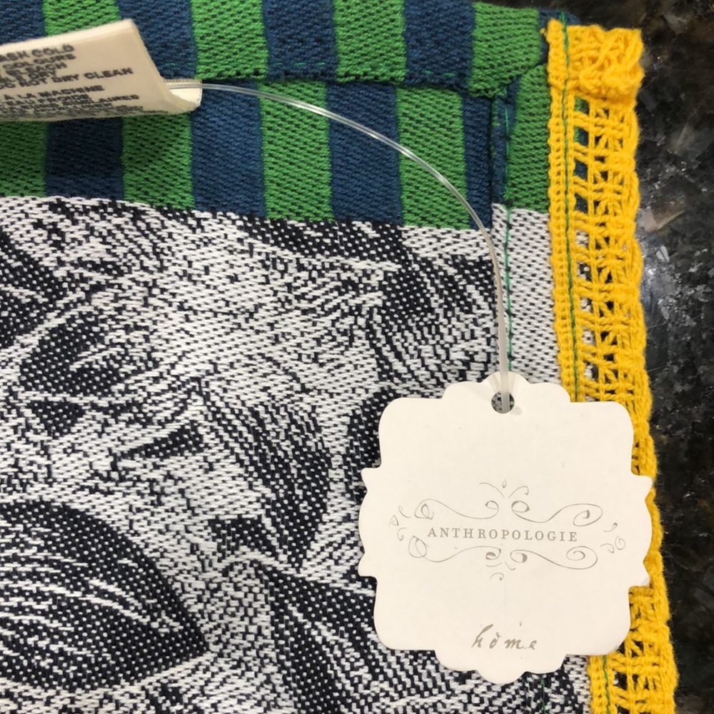 RARE Vintage Anthropologie Embroidered Kitchen Towel NWT - Picture 4 of 6